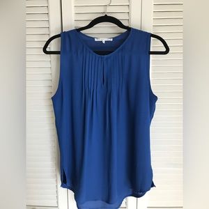 Violet + Claire blue sleeveless blouse